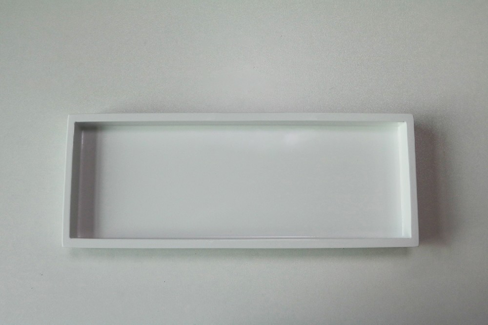 White tray  M
